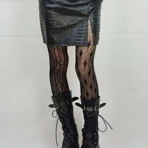 Uxlayotgan ayolning yonida sikildi